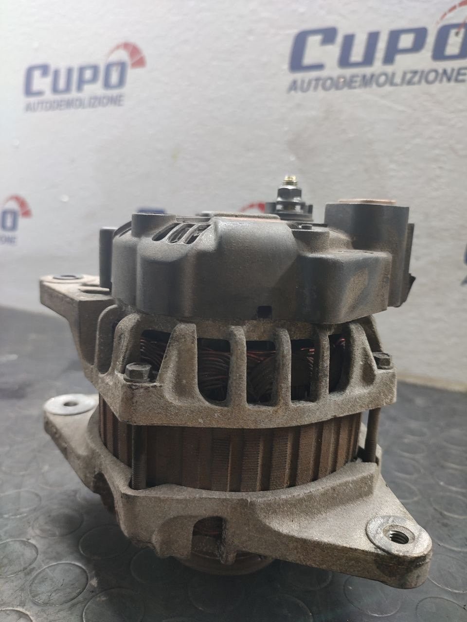 Alternatore KIA RIO II serie 1.2 cod: 37300-22650 - F&P CRASH SRLS - Ricambi Usati