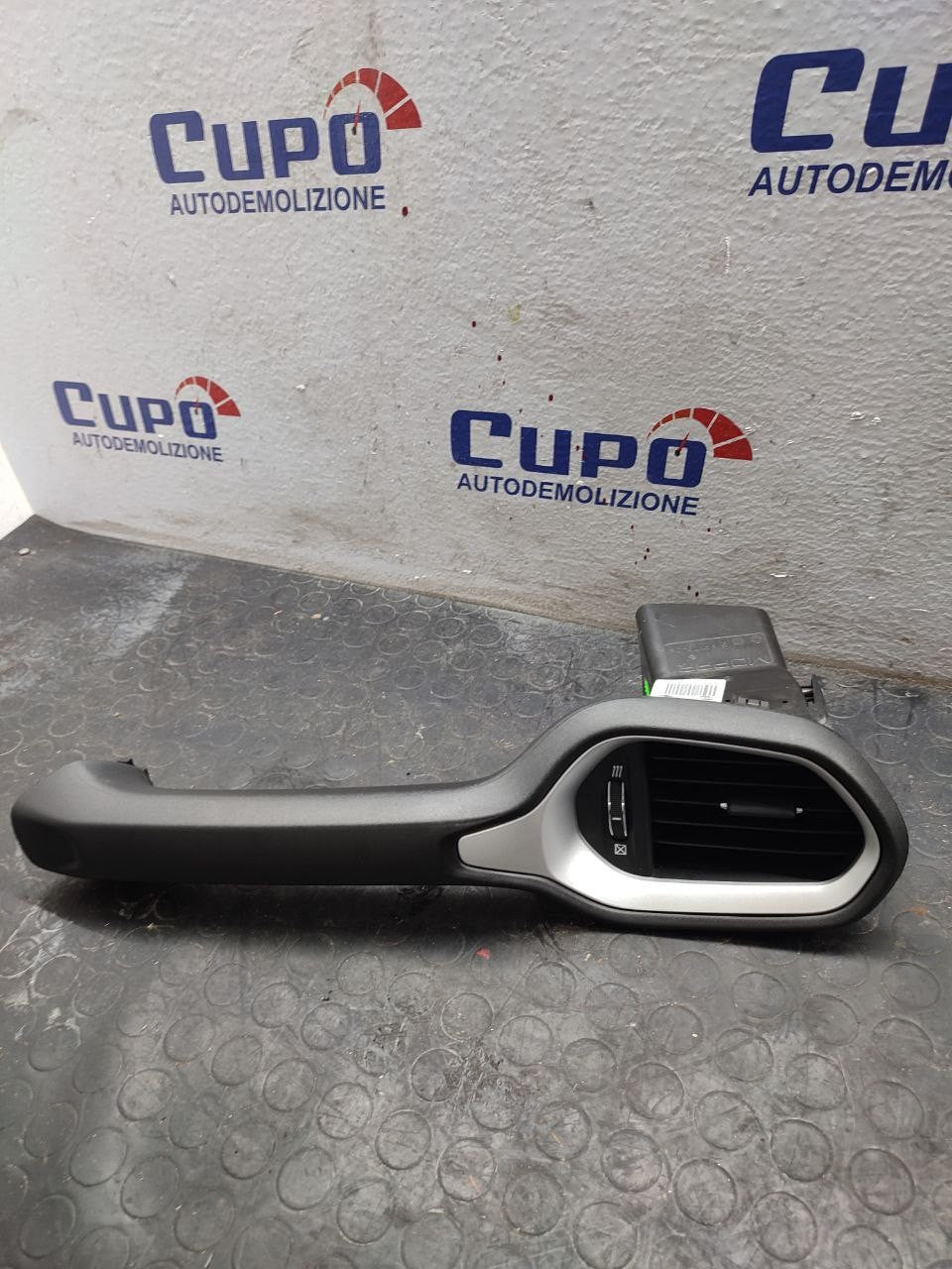 Bocchetta areazione lato passeggero Jeep Renegade cod 7356156880 ( 2018 ) - F&amp;P CRASH SRLS - Ricambi Usati