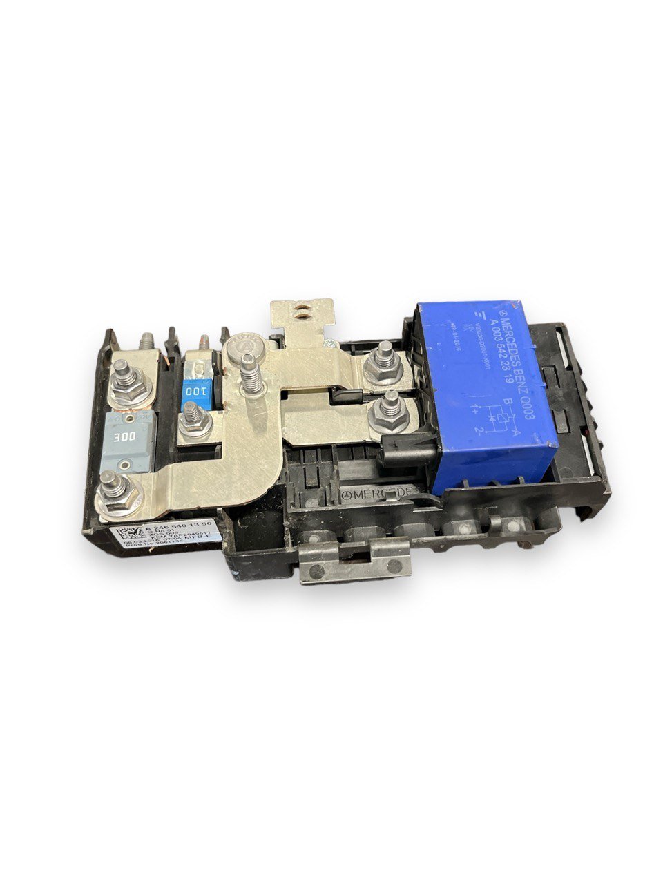 Centralina / Scatola Porta Fusibili Infiniti Q30 2.2 diesel (2015 - 2019) cod.A2465401350 - F&P CRASH SRLS - Ricambi Usati