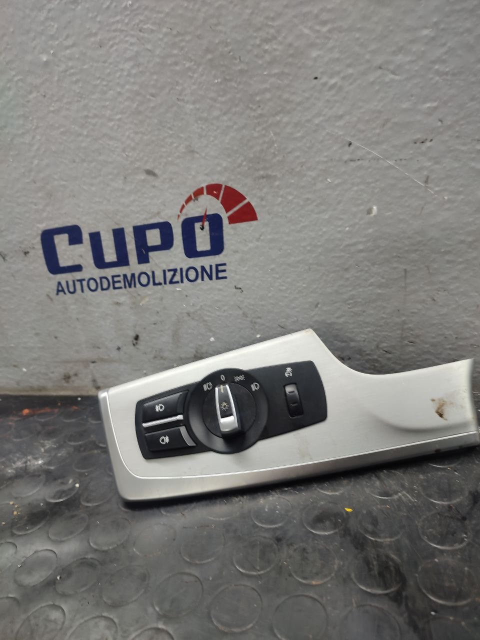 Comandi interruttore fari luci Bmw serie 5 ( F10 / F11 - 2015 ) cod 9346841 - 02 - F&amp;P CRASH SRLS - Ricambi Usati