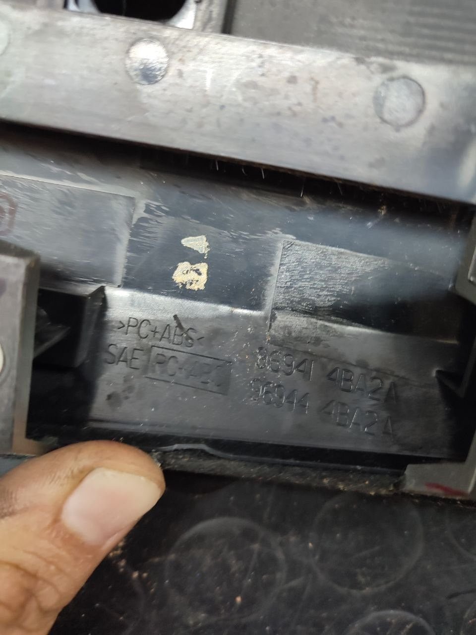 Console cambio automatico Nissan X-trail + pulsante freno stazionamento cod 96944 4ba2a / 969xc 4cc4a - F&P CRASH SRLS - Ricambi Usati