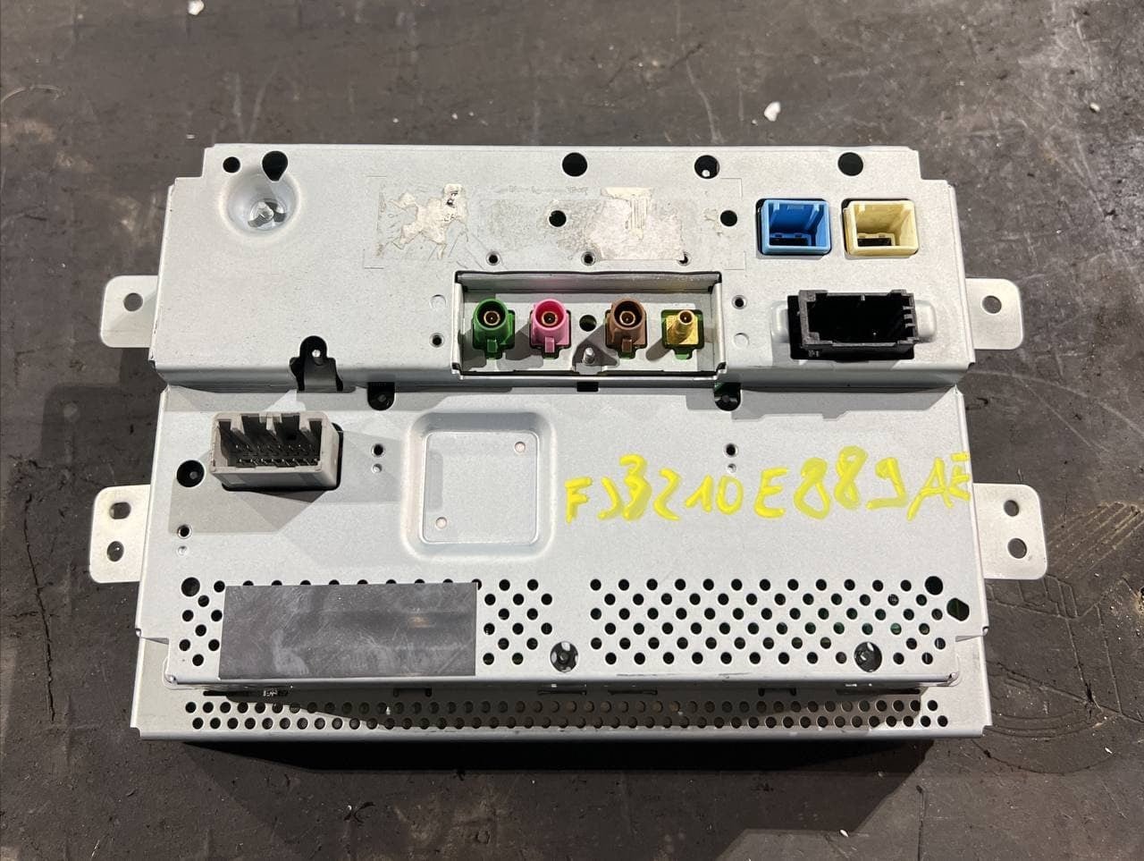 Display monitor navigatore gps Land Rover Evoque 2012 - F&P CRASH SRLS - Ricambi Usati