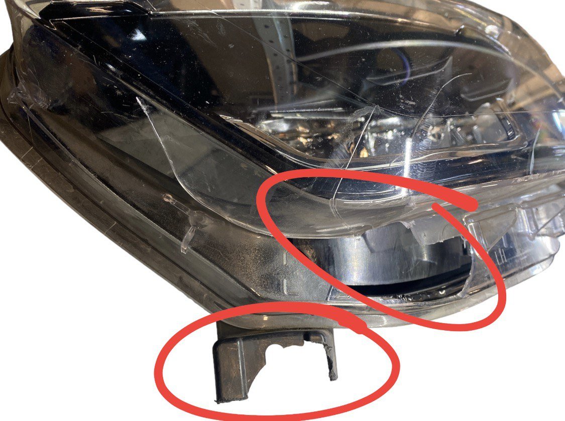 Fanale / Faro anteriore sinistro LED Renault Captur ( 2013 - 2019 ) cod. 260606152 - F&P CRASH SRLS - Ricambi Usati
