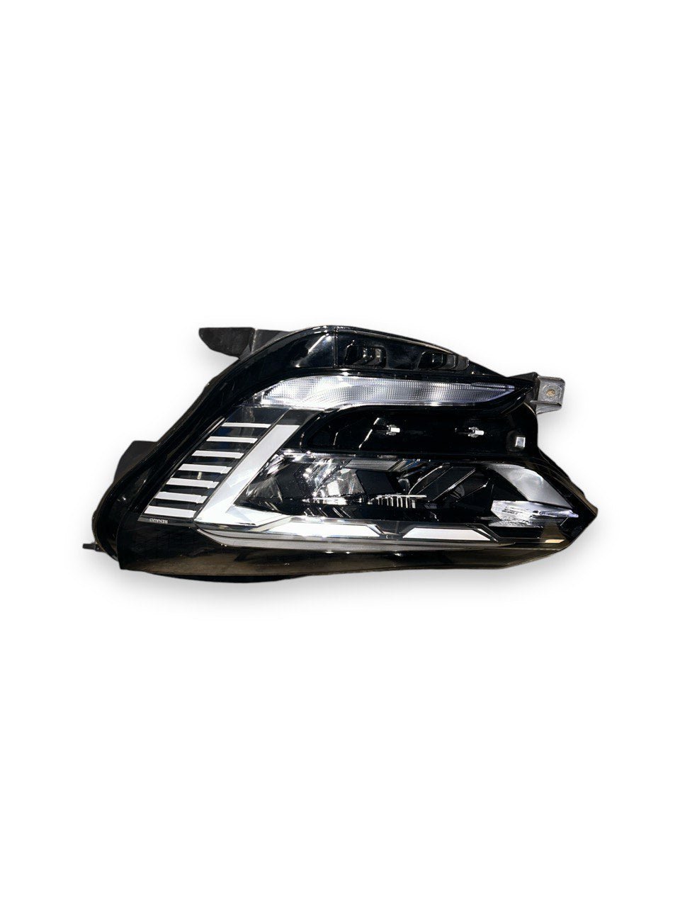 Fanale / Faro Led Anteriore Sinistro Renault Captur II (2019 > ) cod.260608054R - F&P CRASH SRLS - Ricambi Usati
