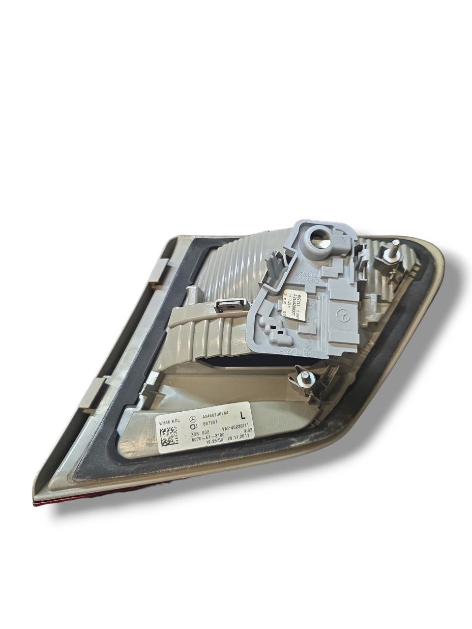 FANALE POSTERIORE SINISTRO INTERNO MERCEDES - BENZ CLASSE B W246 Cod : A2468200764 (2011 - 2018) - F&P CRASH SRLS - Ricambi Usati