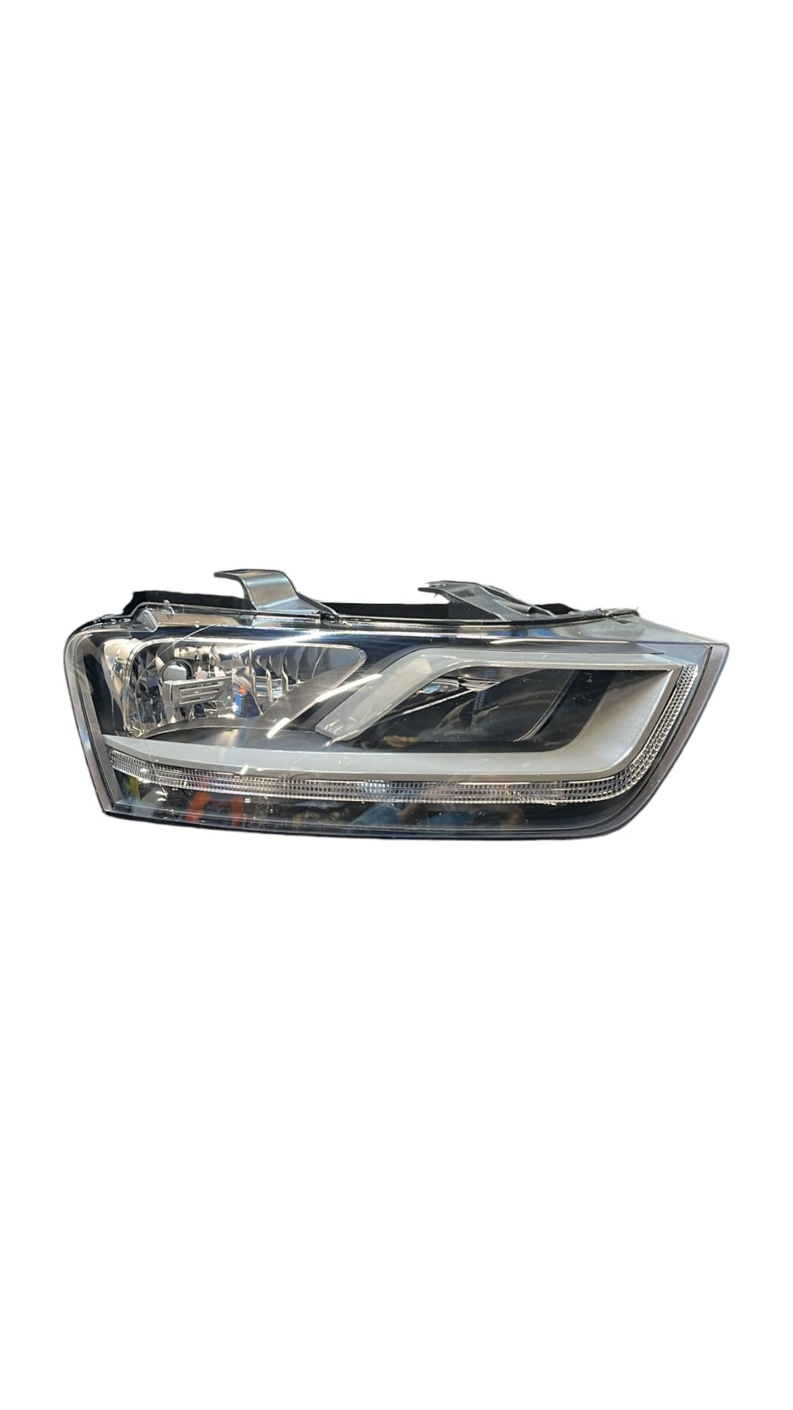 Faro / Fanale anteriore destro Alogeno Audi Q3 8U (2011 - 2018) - F&amp;P CRASH SRLS - Ricambi Usati