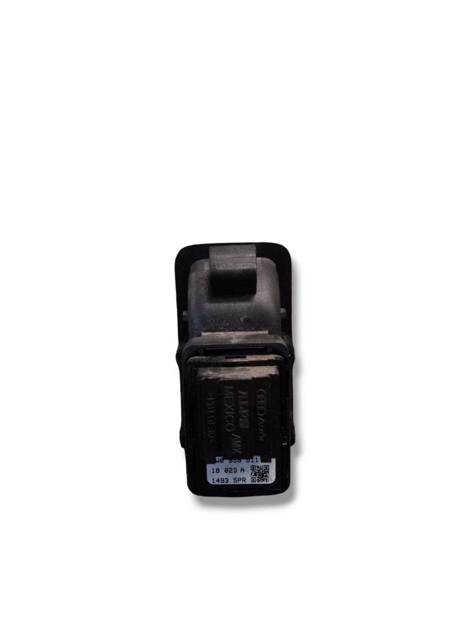 Interruttore / comando Gancio Traino Audi A4 B9 (2016>) cod.8w0959511 - F&P CRASH SRLS - Ricambi Usati