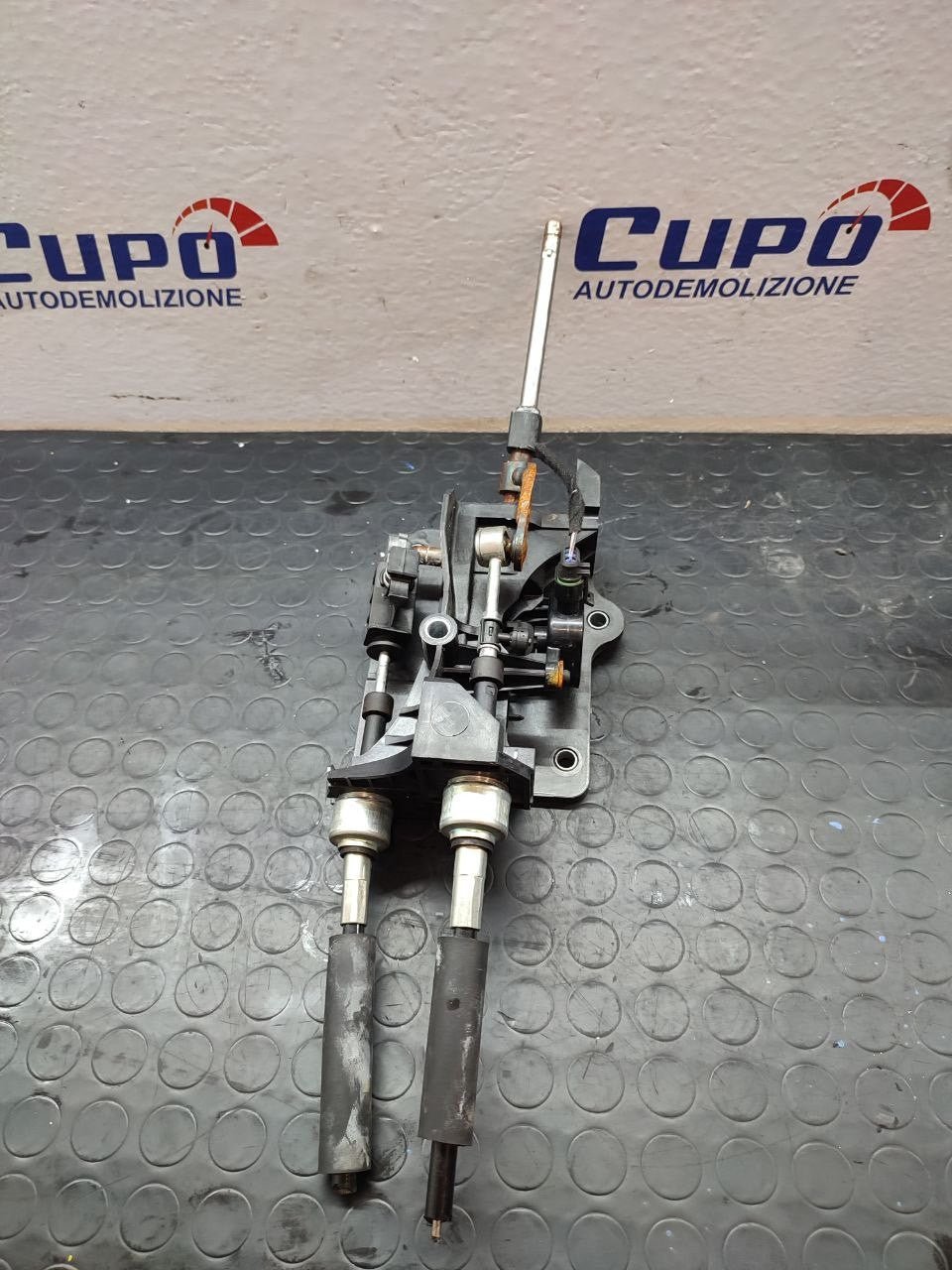 Leva del Cambio FIAT 500 1.2 (2010)B cod: 55344824 - F&P CRASH SRLS - Ricambi Usati
