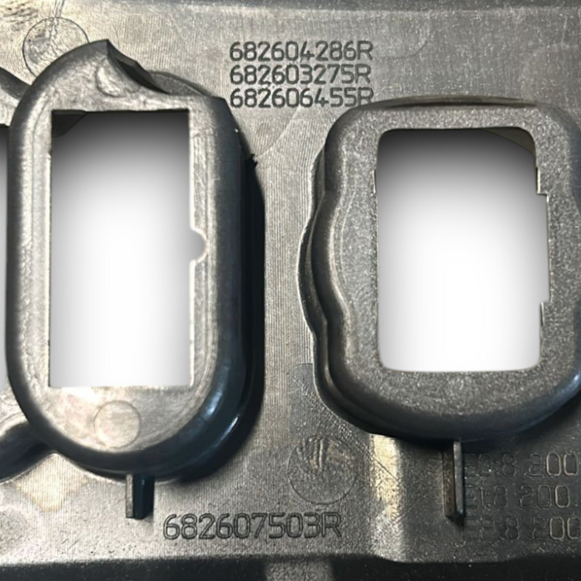 Mascherina Autoradio Dacia Sandero I cod.682604286R (2008 > 2012) - F&P CRASH SRLS - Ricambi Usati