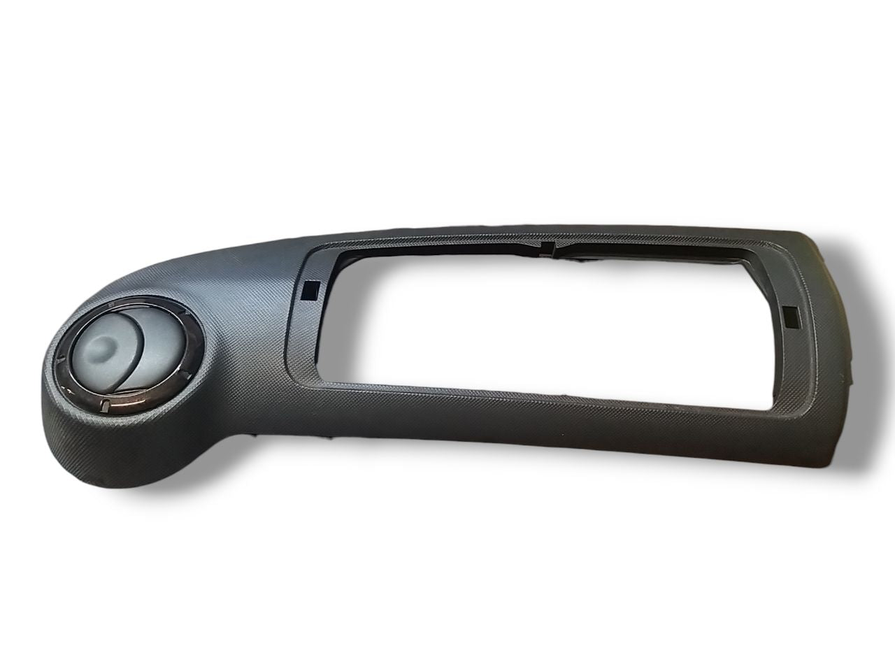 Modanatura Interna Cruscotto con Bocchetta Aria Dacia Sandero ( 2009 - 2011 ) Cod : 8200739446 - F&P CRASH SRLS - Ricambi Usati