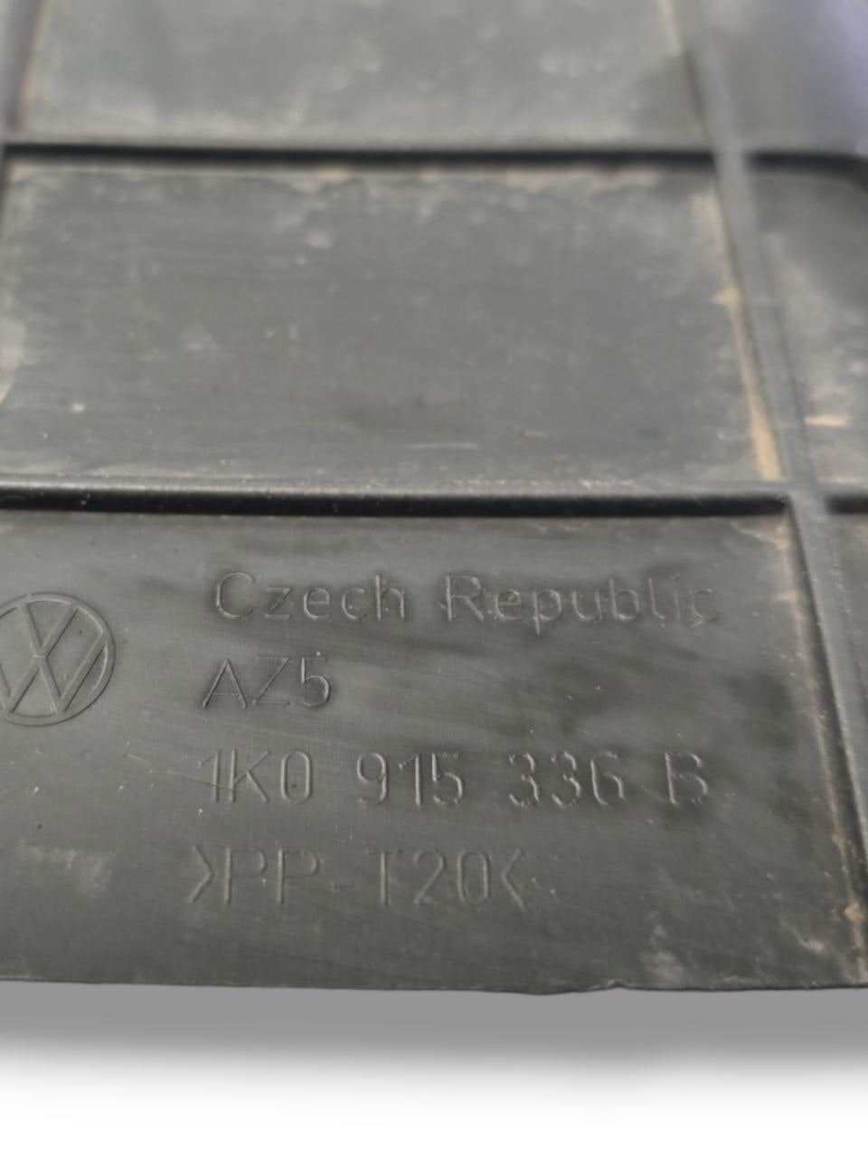 MODANATURA LATERALE COPERCHIO BATTERIA VOLKSWAGEN TIGUAN Cod : 1K0915336B (2007 - 2016) - F&P CRASH SRLS - Ricambi Usati