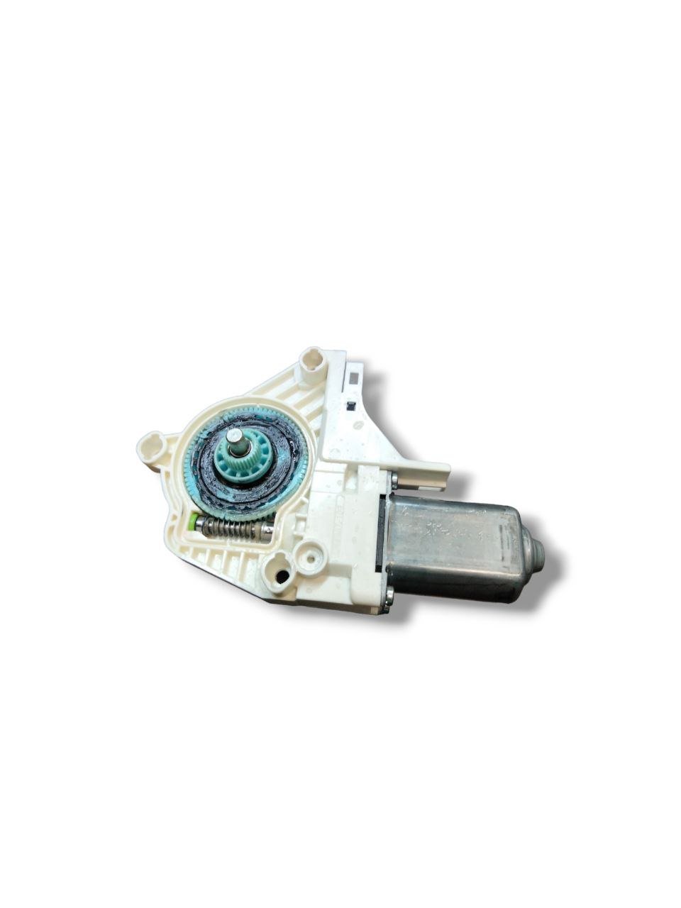 Motorino alzavetro Anteriore Destro (dx) Audi A1 8X (2010-2018) COD:8K0959802C - F&P CRASH SRLS - Ricambi Usati