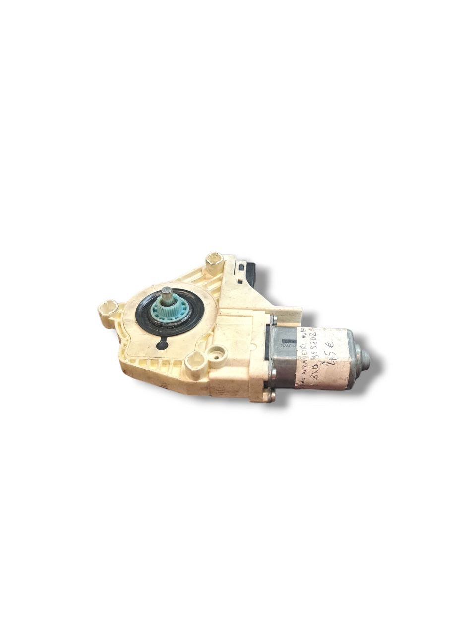 Motorino alzavetro Anteriore Destro (dx) Audi A4 B8 (2010) COD:8k0959802 - F&P CRASH SRLS - Ricambi Usati