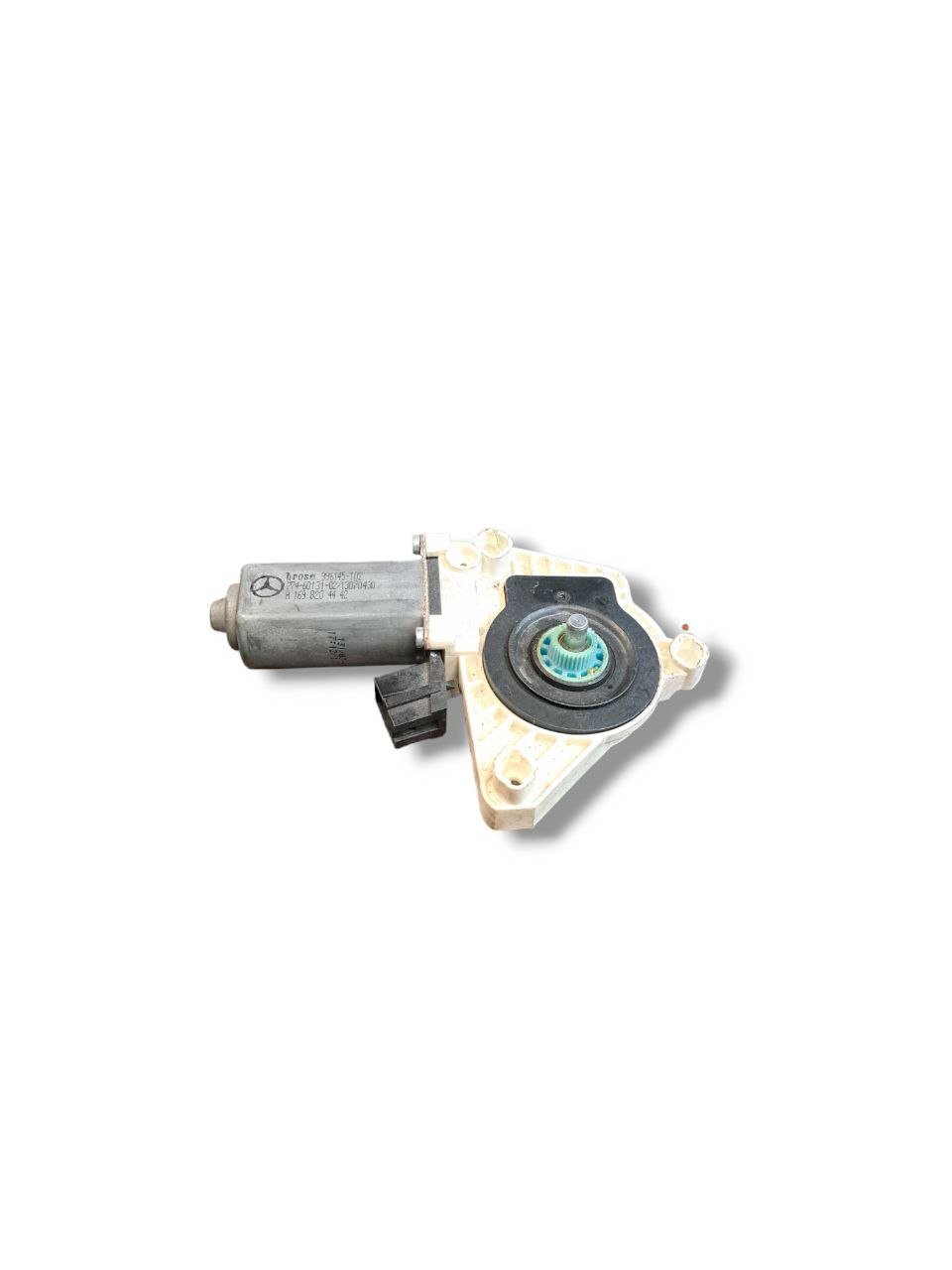 Motorino alzavetro anteriore Destro (dx) Mercedes-Benz Classe A W169 / Classe B W245 ( 2004 - 2011 ) COD:A1698204442 - F&P CRASH SRLS - Ricambi Usati
