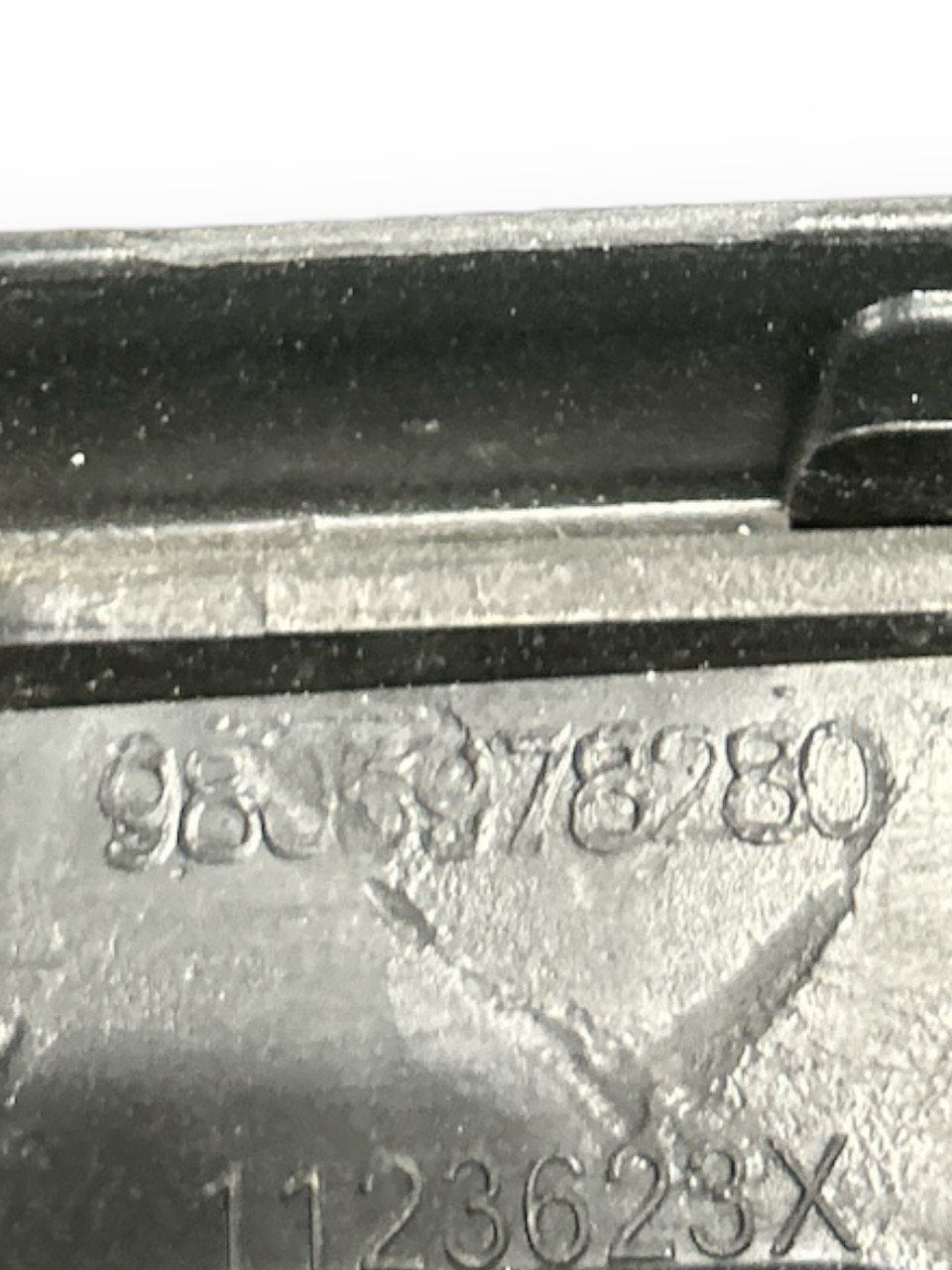 Ondersteuning / bracket fixing bumper peugeot 208 i (2012> 2019) kabeljauw.