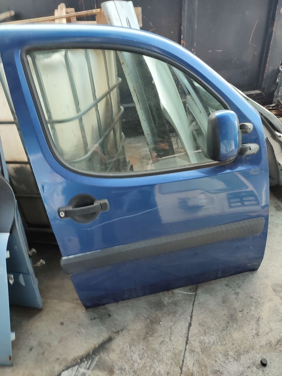 Porta / Portiera / Sportello anteriore destro Fiat Doblò restyling - F&amp;P CRASH SRLS - Ricambi Usati