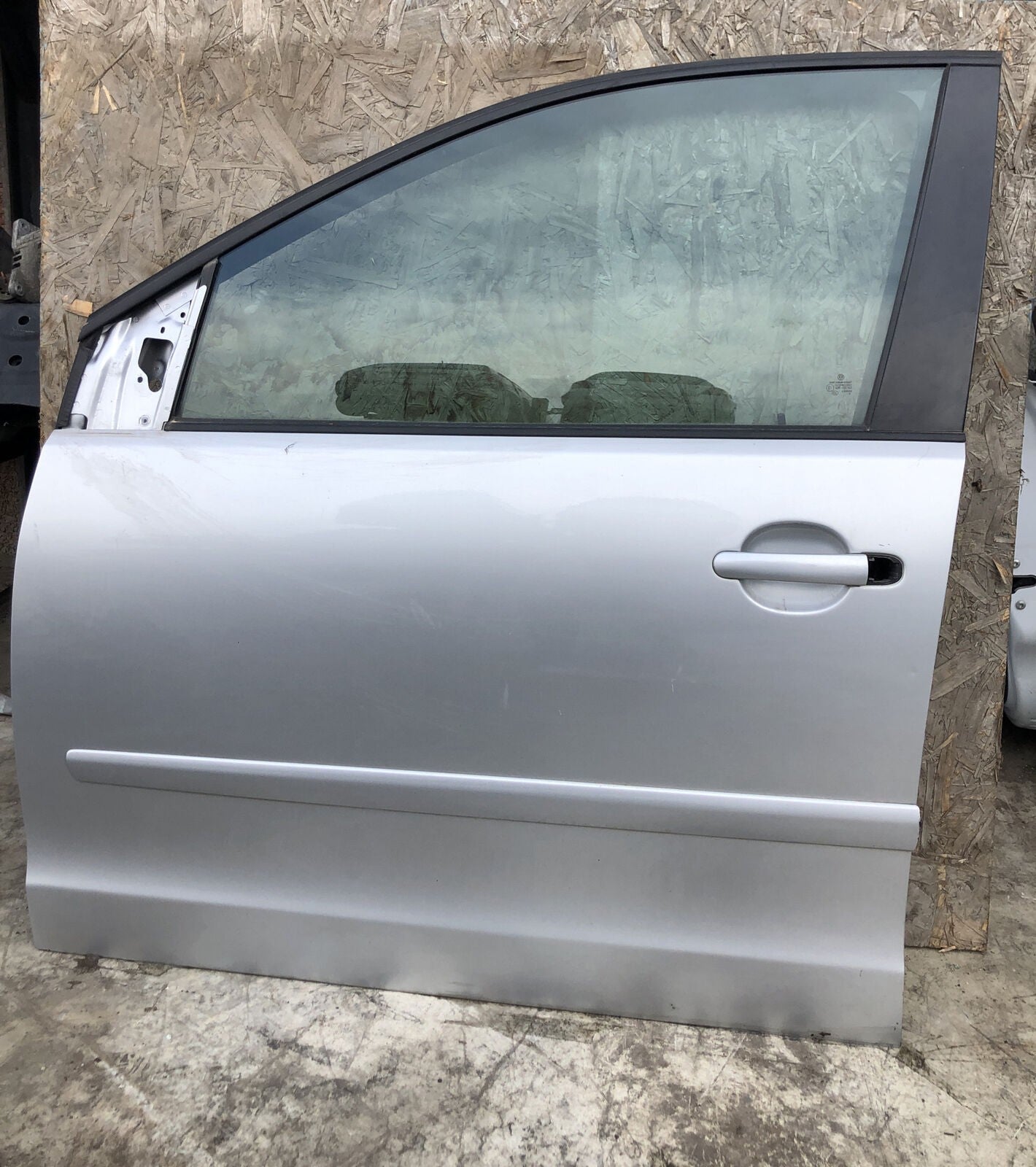 Porta Portiera Sportello Anteriore Sx Volkswagen Polo 4° Serie 2001 2009 Grigio - F&P CRASH SRLS - Ricambi Usati