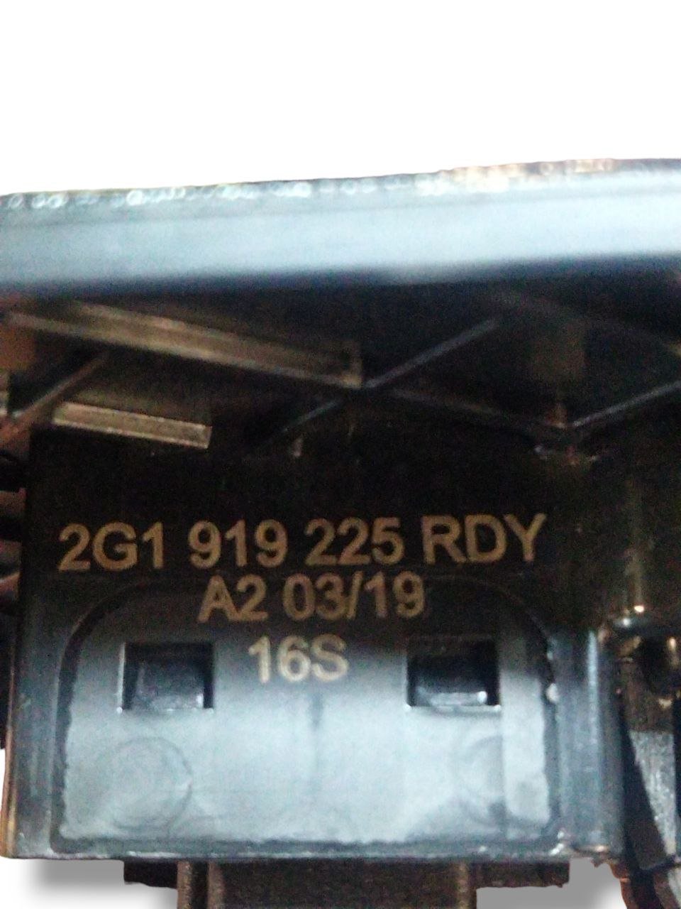 Pulsante / Interruttore Comando Quattro Frecce Luci Di Emergenza Seat Arona (2017 >) cod.2G1919225 - F&P CRASH SRLS - Ricambi Usati