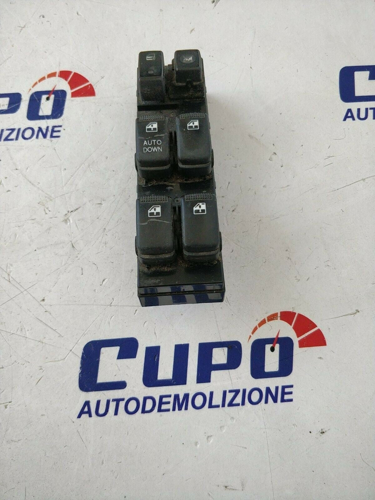 PULSANTIERA Alzacristalli ANTERIORE SINISTRA GUIDA KIA Sportage 2° serie - F&P CRASH SRLS - Ricambi Usati