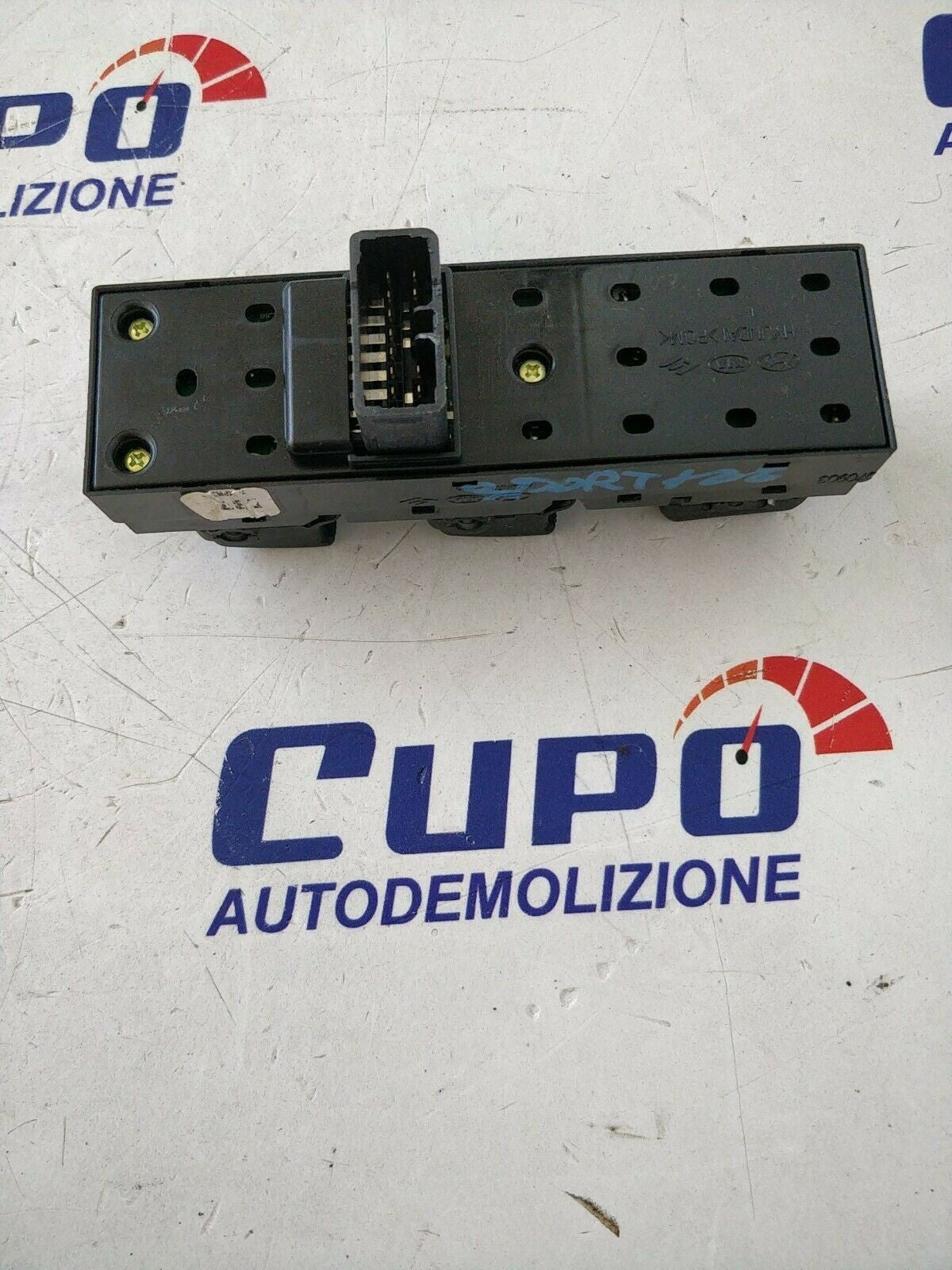 PULSANTIERA Alzacristalli ANTERIORE SINISTRA GUIDA KIA Sportage 2° serie - F&P CRASH SRLS - Ricambi Usati