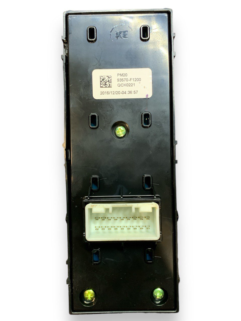 Pulsantiera Alzavetro Anteriore Sinistra Sx Kia Sportage (2017) cod.93570 - F1200 - F&P CRASH SRLS - Ricambi Usati