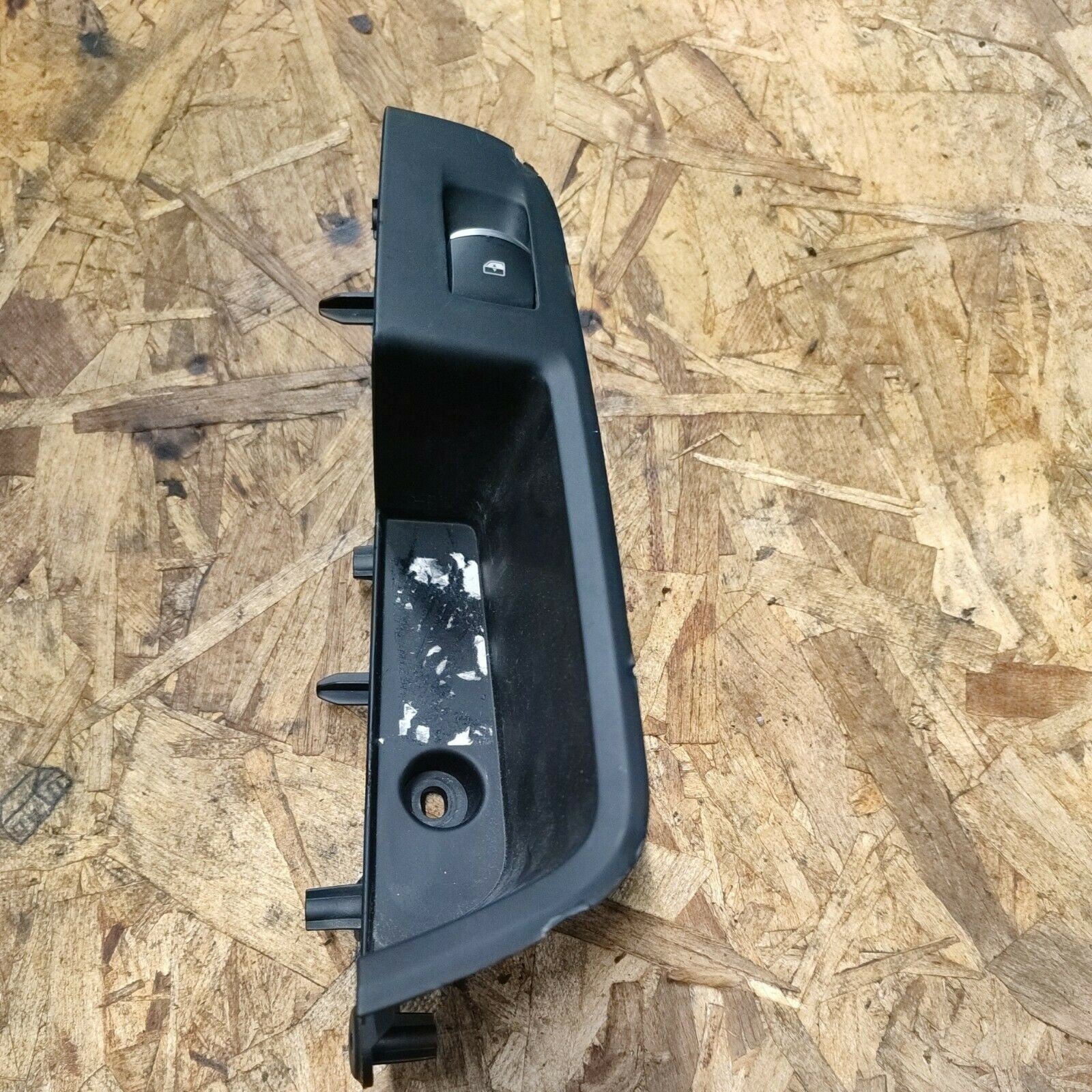 Pulsantiera alzavetro posteriore sinistra Alfa Romeo Stelvio 01561075620 - F&P CRASH SRLS - Ricambi Usati