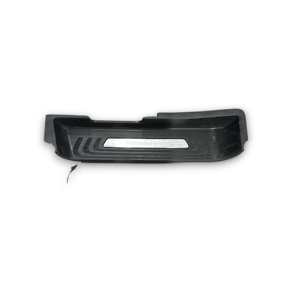 Rivestimento Battitacco Anteriore Destro Mercedes Benz Classe V (W447) cod.A4476802006 (2014 &gt; ) Rivestimento Soglia Porta Retroilluminato - F&amp;P CRASH SRLS - Ricambi Usati