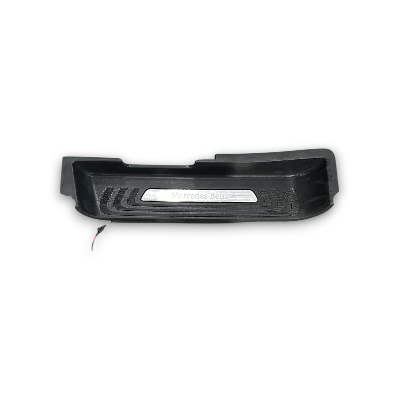 Rivestimento Battitacco Anteriore Destro Mercedes Benz Classe V (W447) cod.A4476802006 (2014 > ) Rivestimento Soglia Porta Retroilluminato - F&P CRASH SRLS - Ricambi Usati