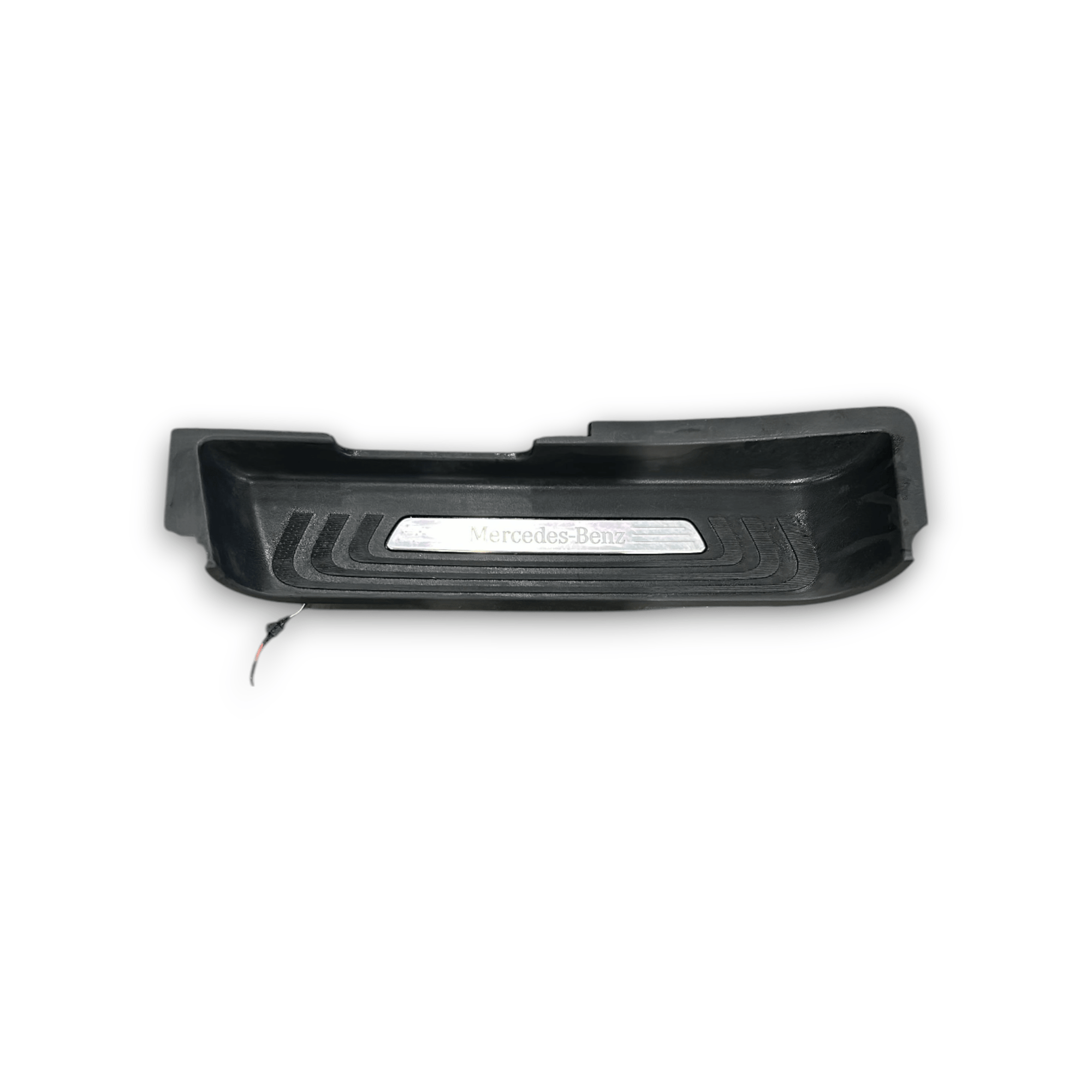Rivestimento Battitacco Anteriore Destro Mercedes Benz Classe V (W447) cod.A4476802006 (2014 > ) Rivestimento Soglia Porta Retroilluminato - F&P CRASH SRLS - Ricambi Usati