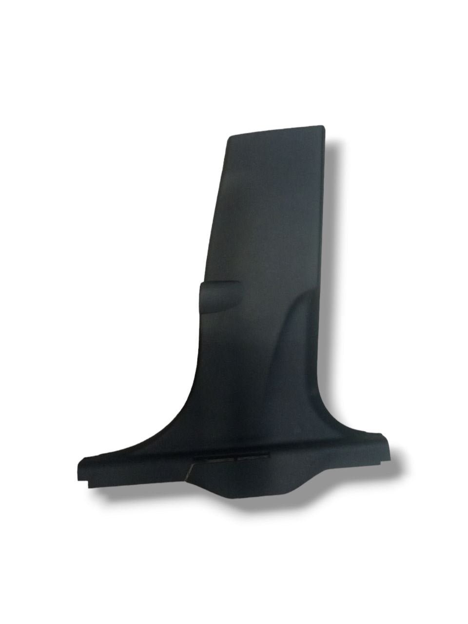 Rivestimento / Modanatura Montante interno inferiore destro (dx) Ford Focus (2021) cod: A243W06 - F&amp;P CRASH SRLS - Ricambi Usati