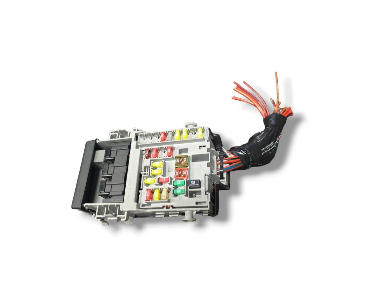 Scatola Porta Fusibili Opel Insignia A 2.0 Diesel (2008 - 2017) Cod : 13222786 - F&amp;P CRASH SRLS - Ricambi Usati