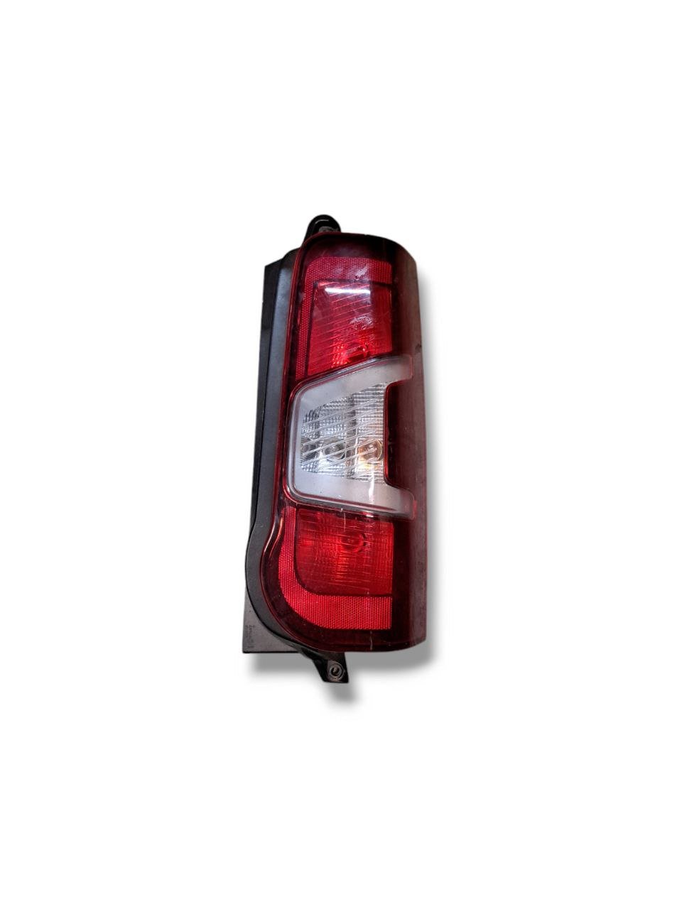 Stop Fanale Posteriore Destro (Dx) Esterno Alogeno Peugeot Partner / Citroen Berlingo (2016&gt;) - F&amp;P CRASH SRLS - Ricambi Usati