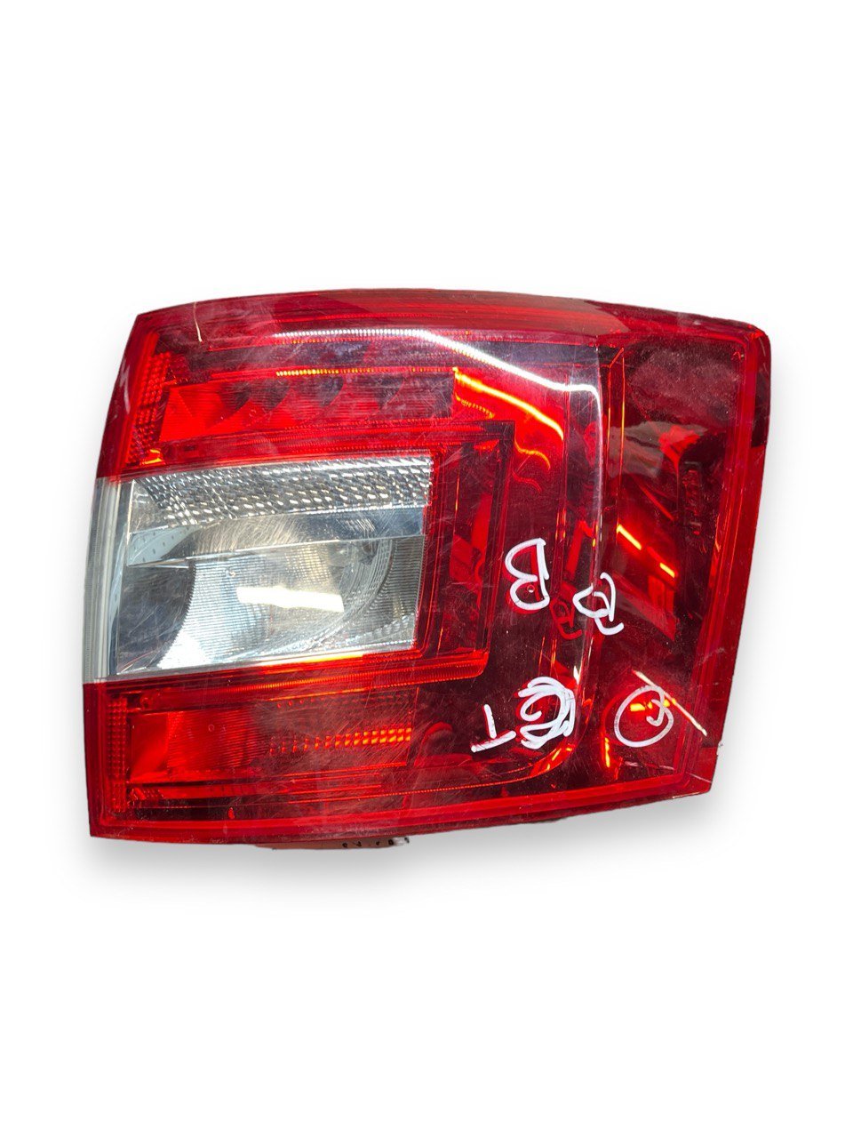 Stop Fanale Posteriore Destro Skoda Octavia SW ( 2018 ) cod : 5E9945096B - F&P CRASH SRLS - Ricambi Usati