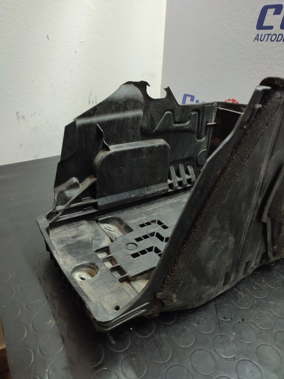 Supporto / Alloggio Batteria RANGE ROVER EVOQ 2.2 D cod: 6g9n - 10757 - af - F&amp;P CRASH SRLS - Ricambi Usati
