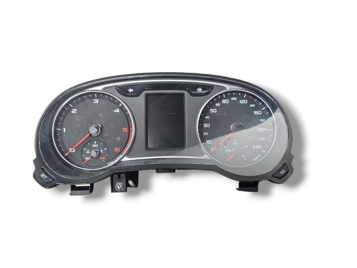 TACHIMETRO AUDI A1 8X 1.6 DIESEL ( 2010 - 2018) Cod : 8X0920930J - F&amp;P CRASH SRLS - Ricambi Usati