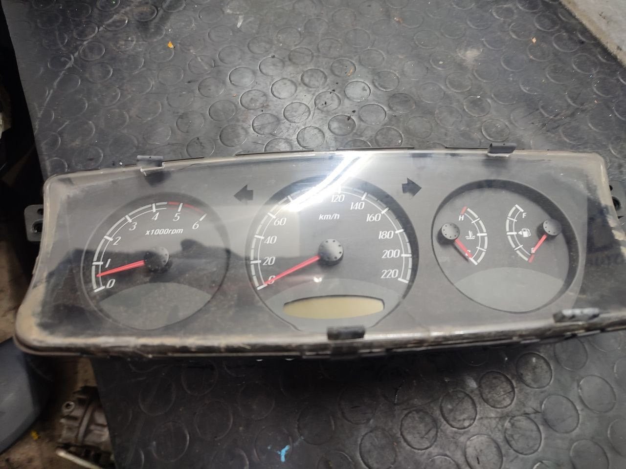 Tachimetro Contachilometri quadro strumenti Ssangyong Kyron 2.0 xdi ( 2005 - 664950 ) cod 80210 - 09050 - F&P CRASH SRLS - Ricambi Usati