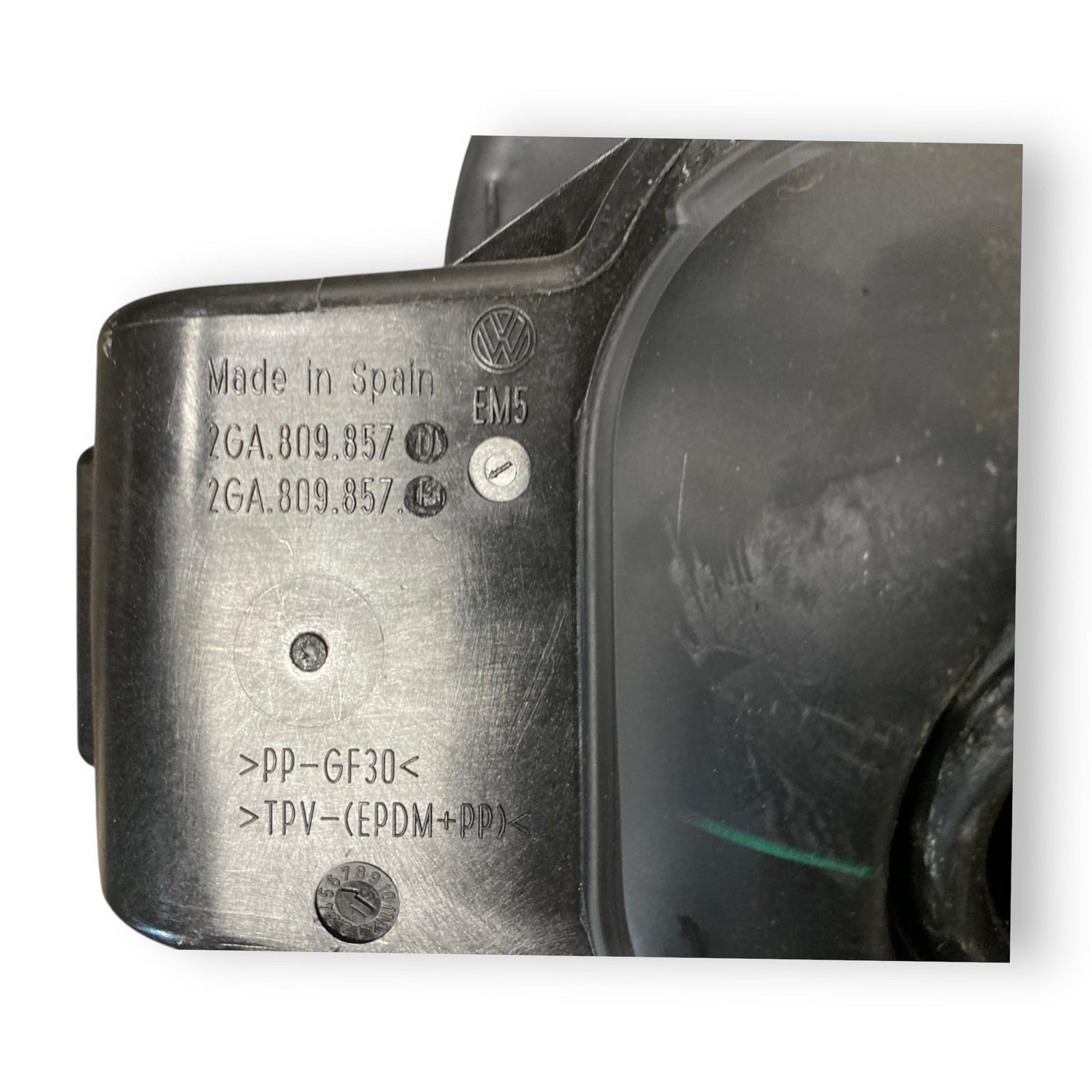 Tappo / sportello serbatoio Volkswagen T - Roc Cod: 2GA809857 - F&P CRASH SRLS - Ricambi Usati