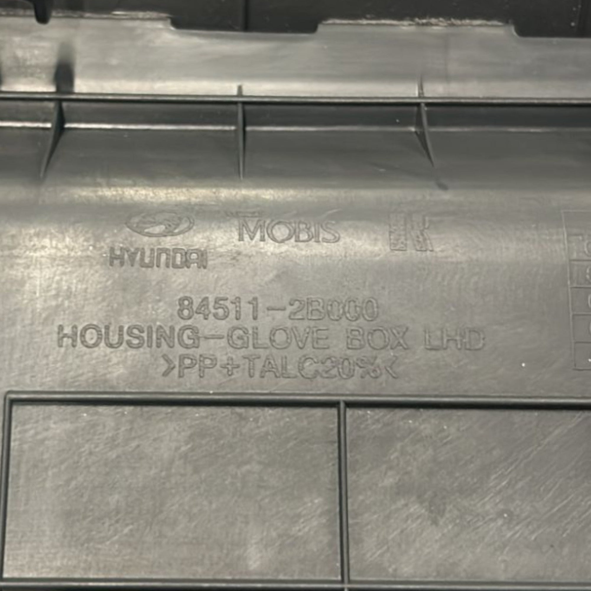 Vano Porta Oggetti Hyundai Santa FE (2006 > 2012) cod.84511 - 2B000 - F&P CRASH SRLS - Ricambi Usati